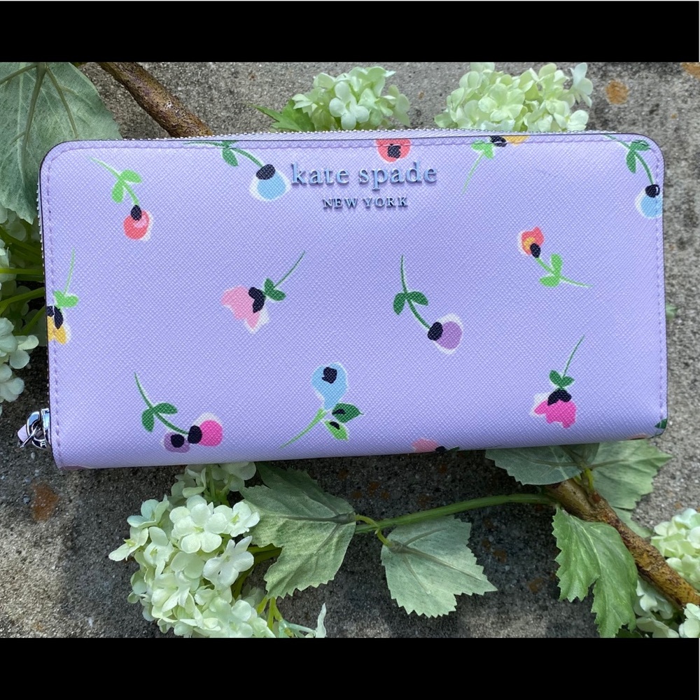 Lavender Kate Spade ♠️ zip around wallet
